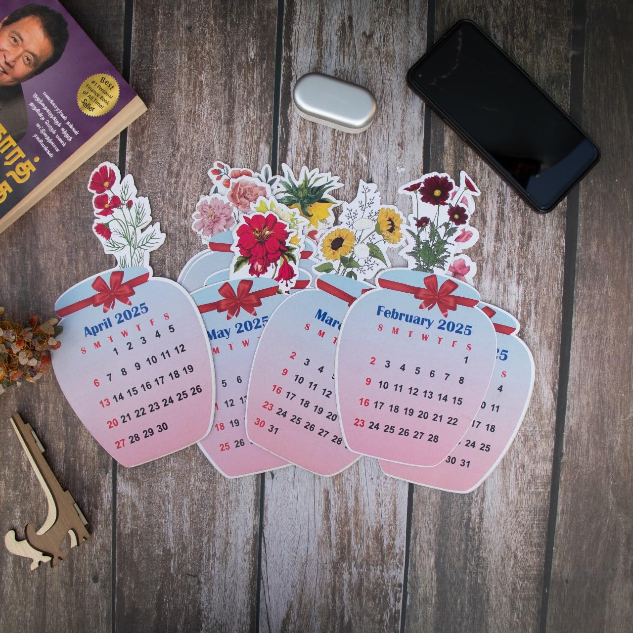 2025 Floral Desk Calendar