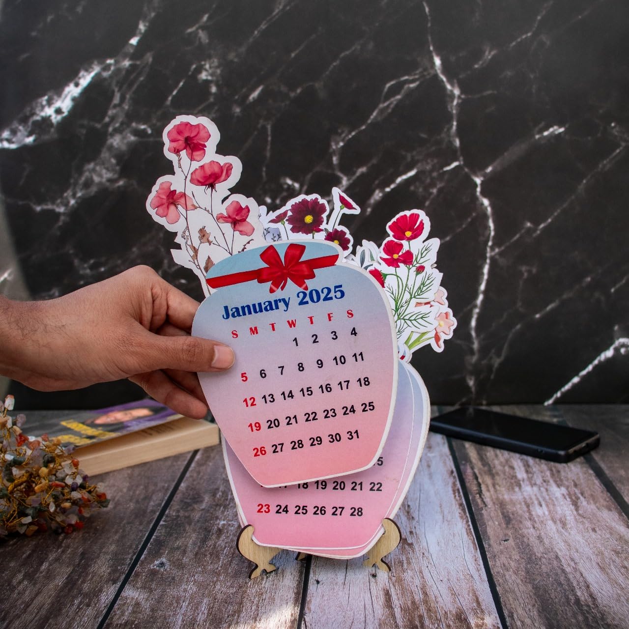 2025 Floral Desk Calendar